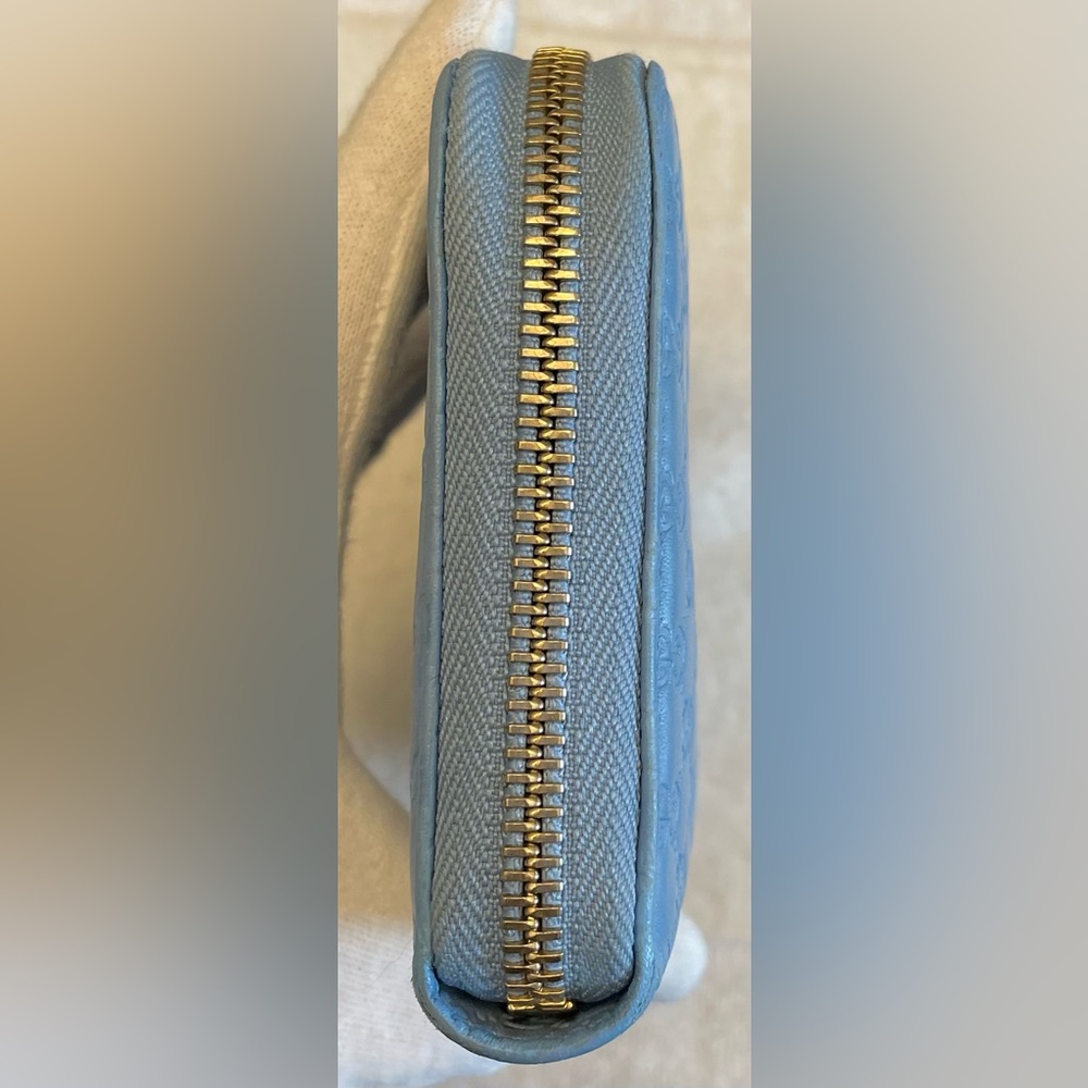 Gucci Authentic Vintage Light Blue Mini-Monogram Textured Zippy Wallet - Picture 2 of 16